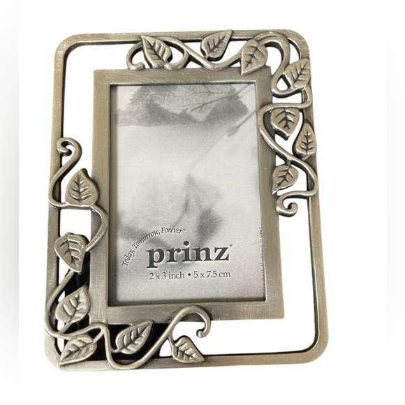 Silver Metal Frame for 2”X3” Photo - Picture 6 of 6